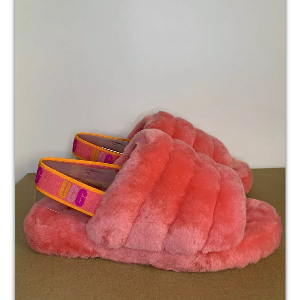 Brand New Ugg Fluff Yeah Fur Slides Youth Size 5/Women’s Size 6.5 - 7